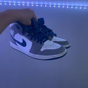Jordan 1 mid